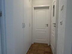 Vatra Luminoasa, Matei Voievod, parter cu balcon